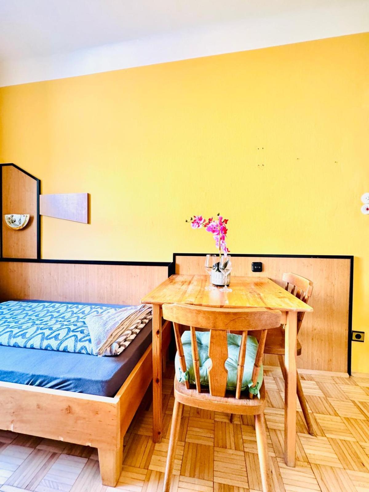 Affordable Central Rooms, 10-Min To Lugner City Wina Bagian luar foto