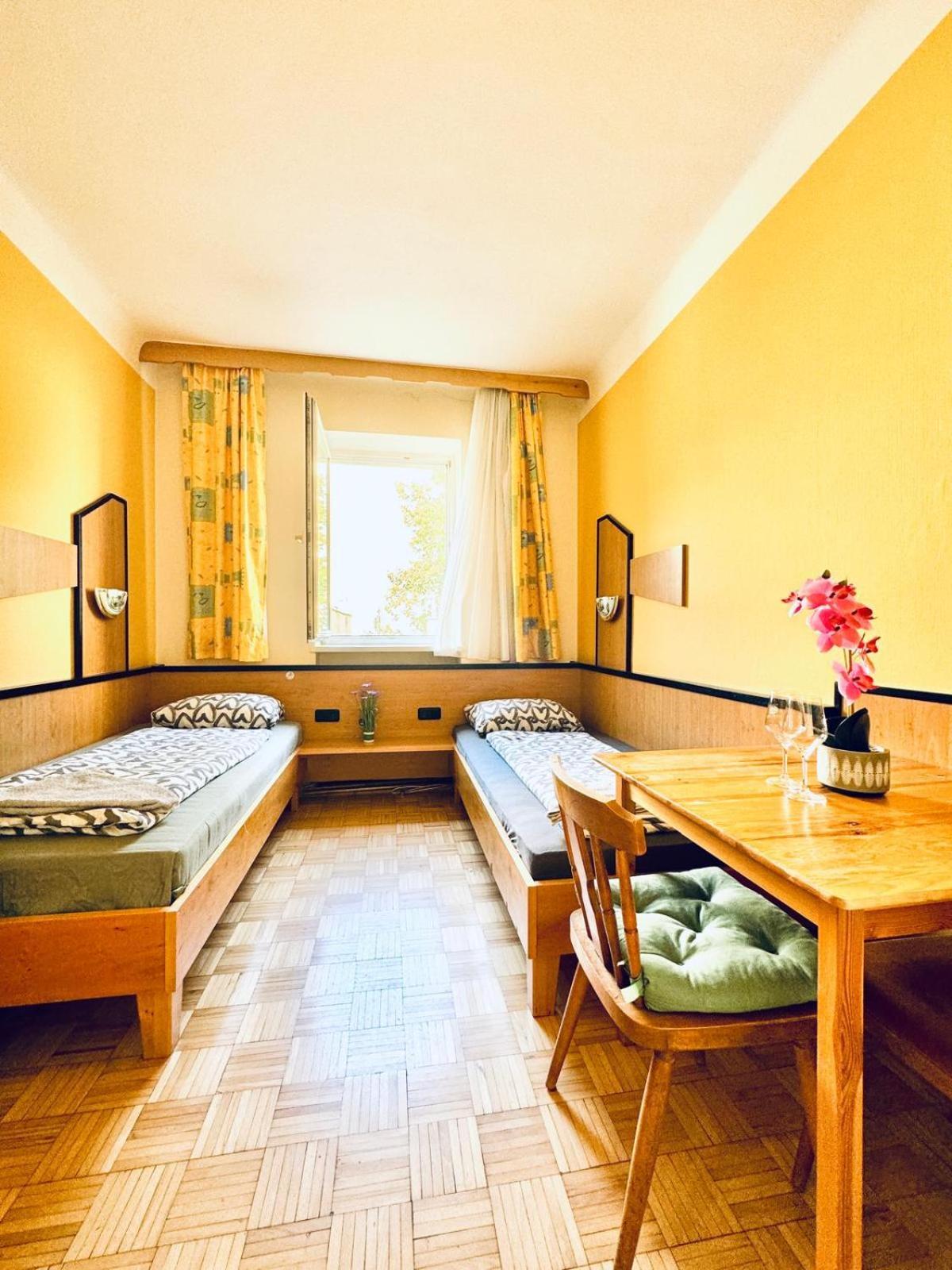 Affordable Central Rooms, 10-Min To Lugner City Wina Bagian luar foto