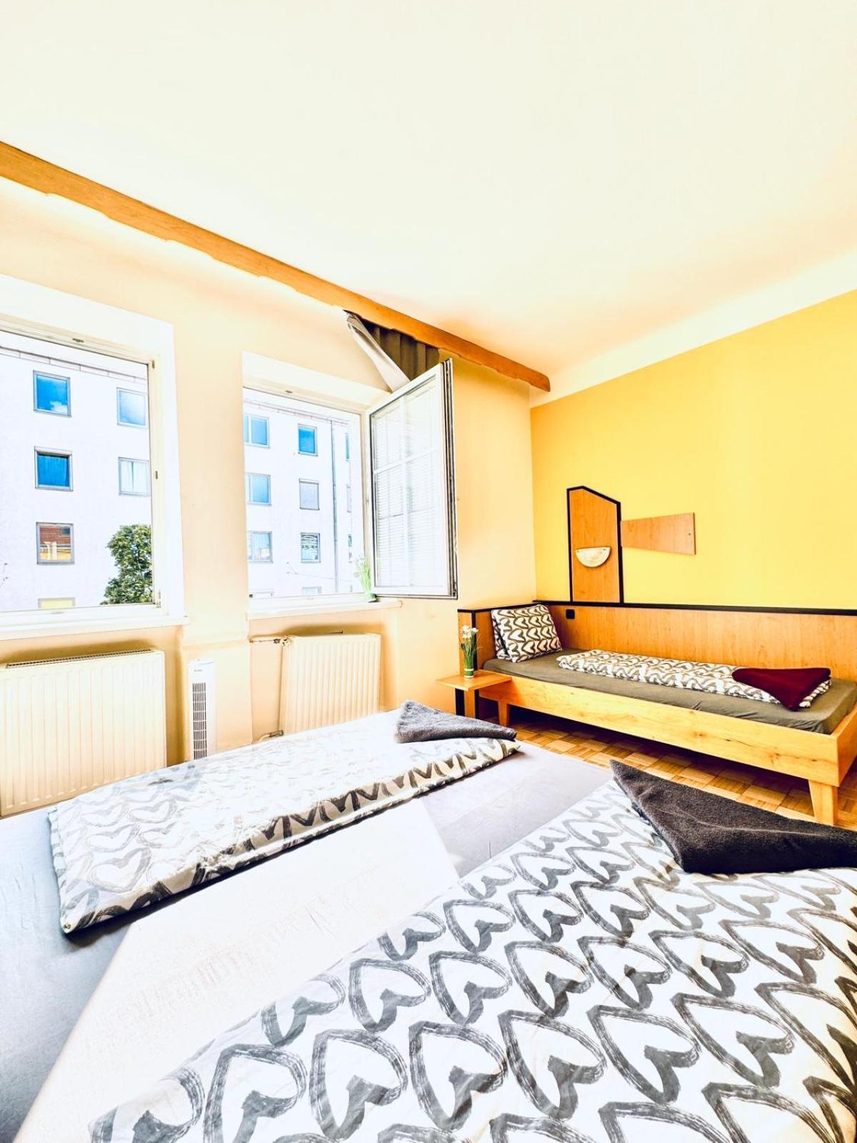 Affordable Central Rooms, 10-Min To Lugner City Wina Bagian luar foto