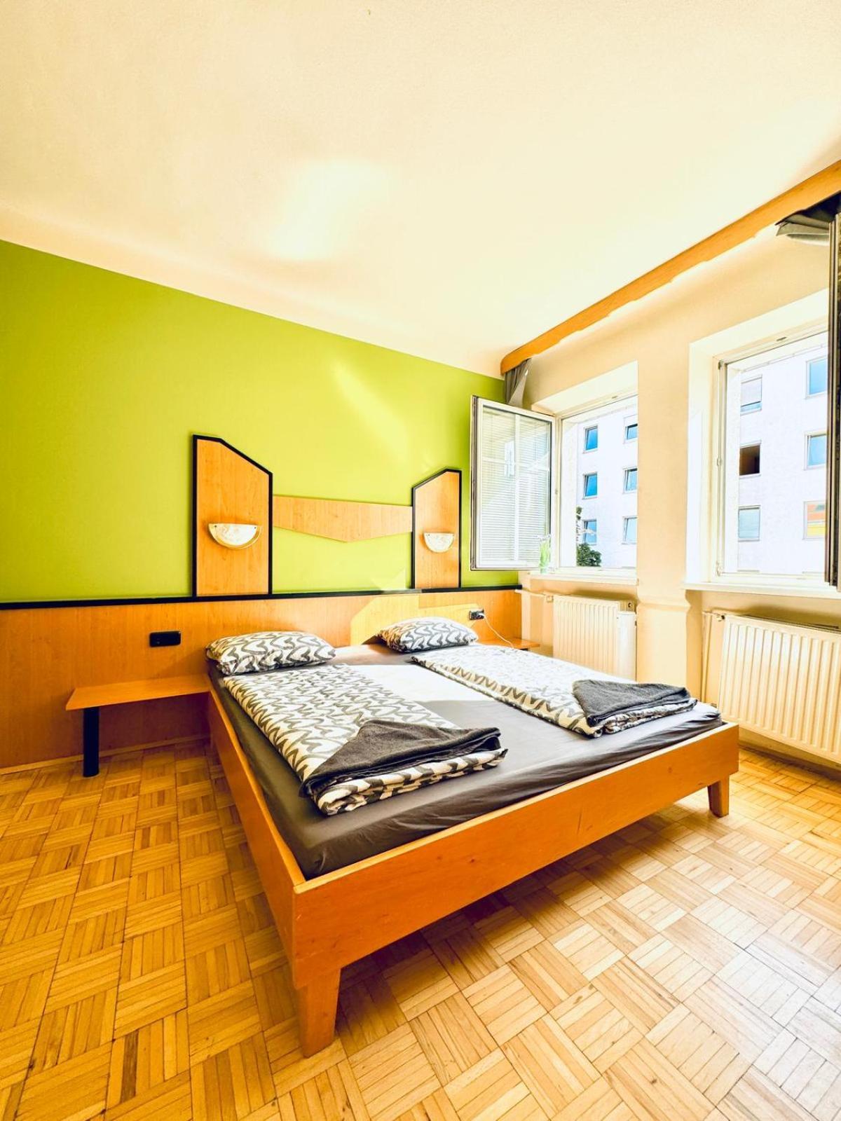 Affordable Central Rooms, 10-Min To Lugner City Wina Bagian luar foto