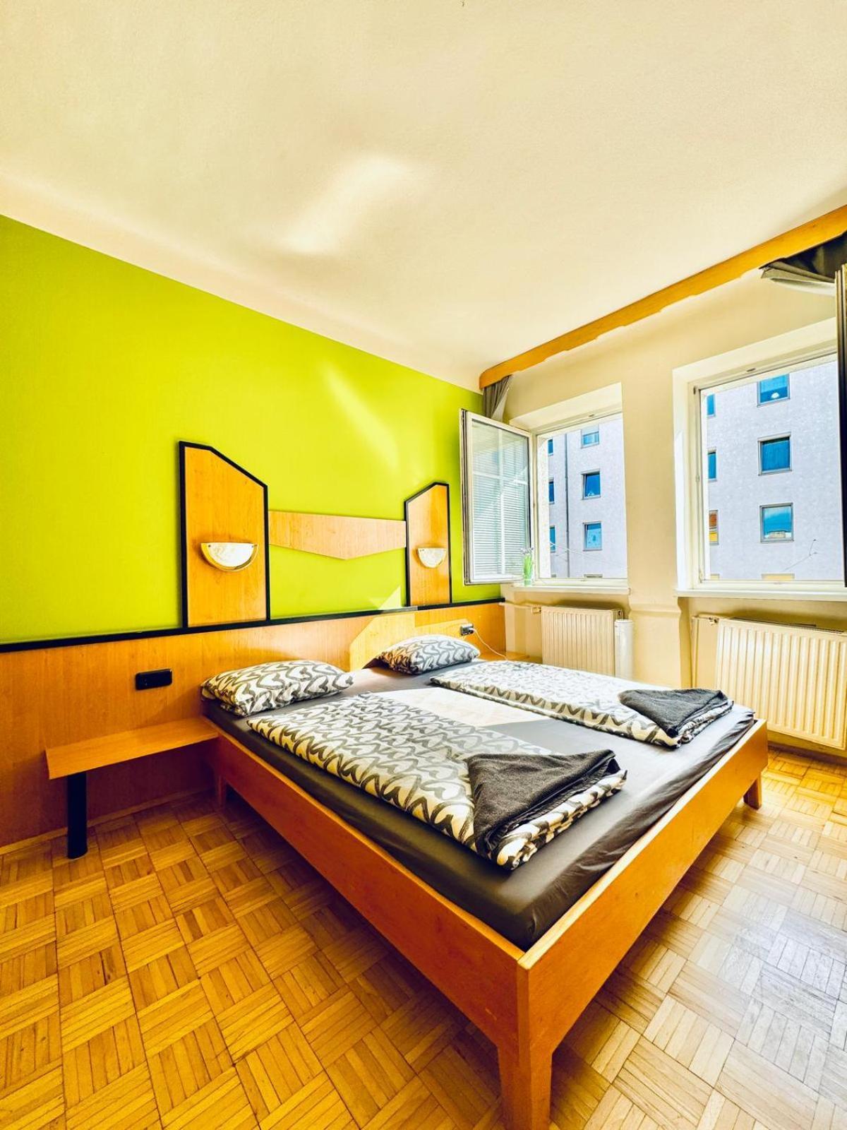 Affordable Central Rooms, 10-Min To Lugner City Wina Bagian luar foto