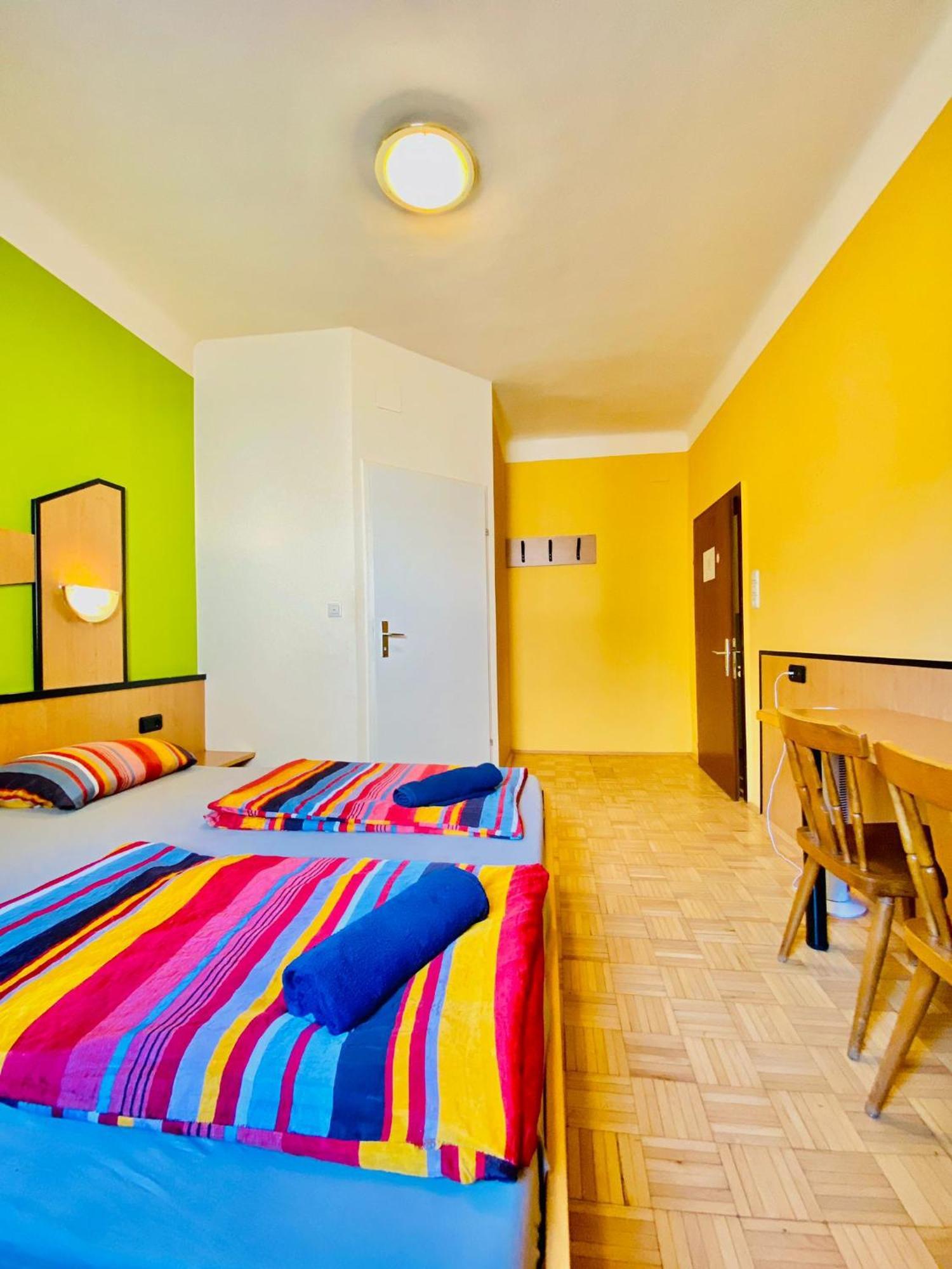 Affordable Central Rooms, 10-Min To Lugner City Wina Bagian luar foto