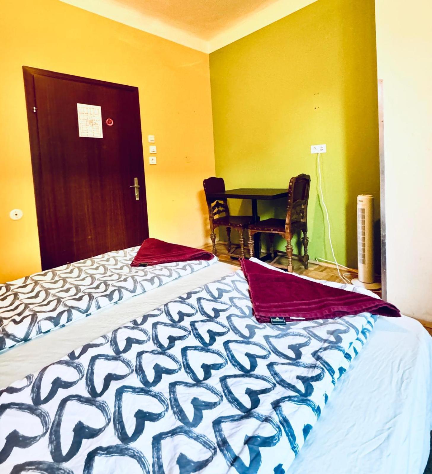 Affordable Central Rooms, 10-Min To Lugner City Wina Bagian luar foto